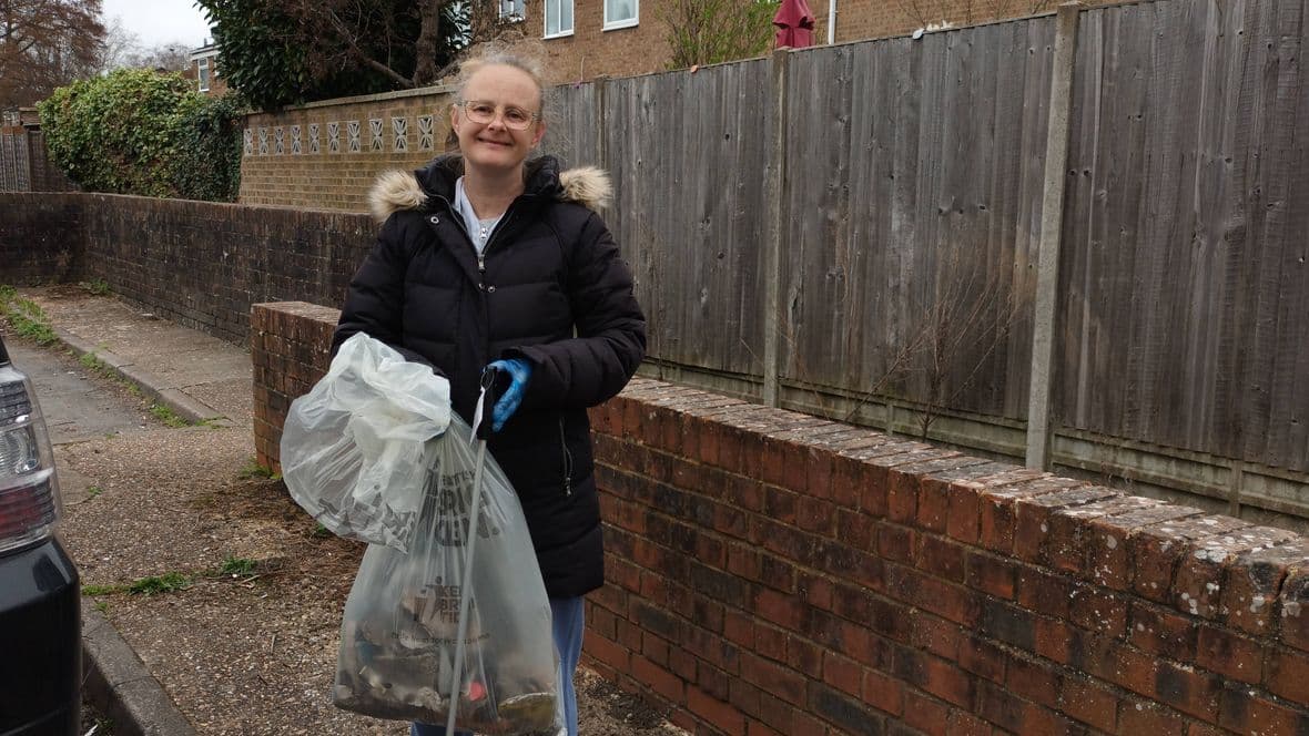 GH 3 Litter Picking Lady Re-sized