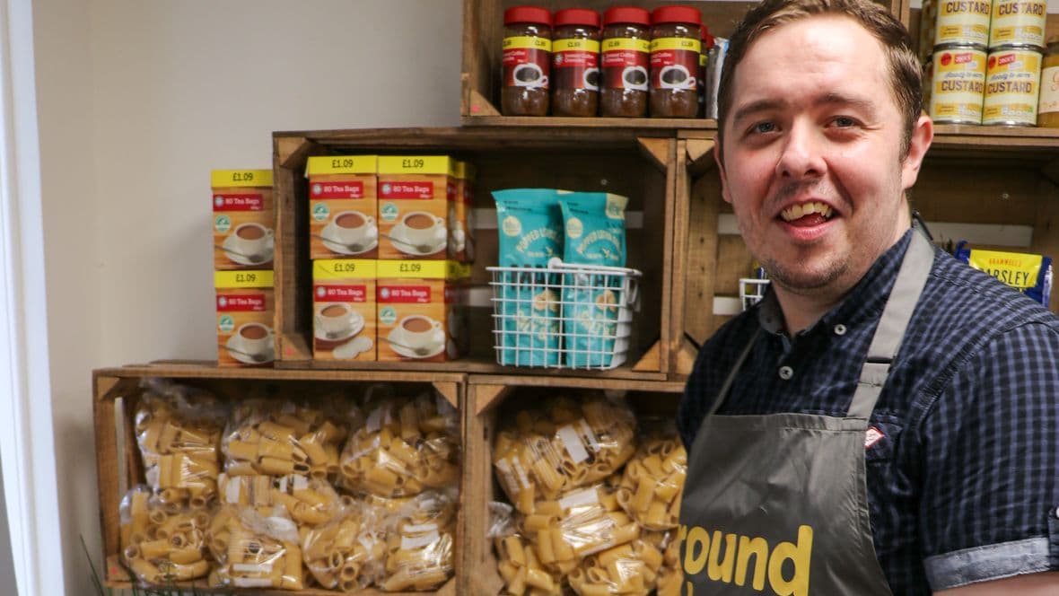 Nigel cuts the cake No.1