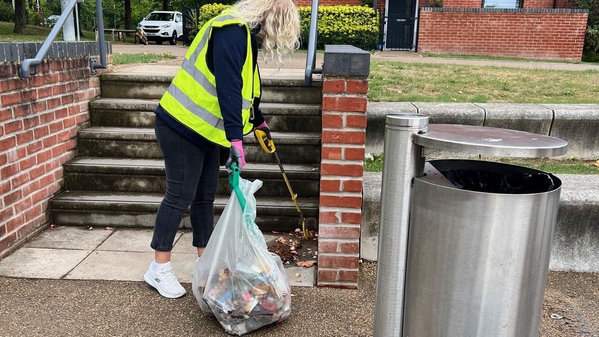 WHB CAD Litter Pick 2 High-Res